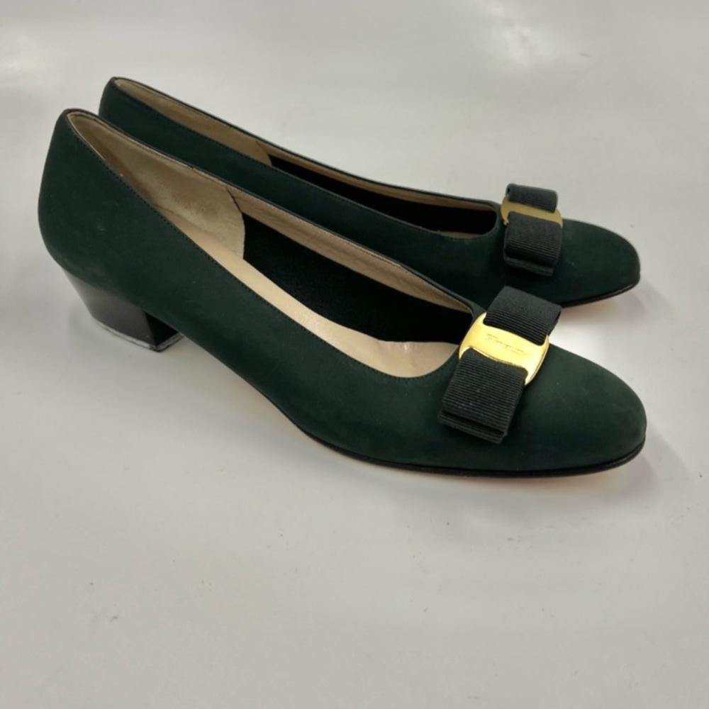 Salvatore Ferragamo Dark Green Suede Heels Size:7.5 AA / 2A = extra narrow